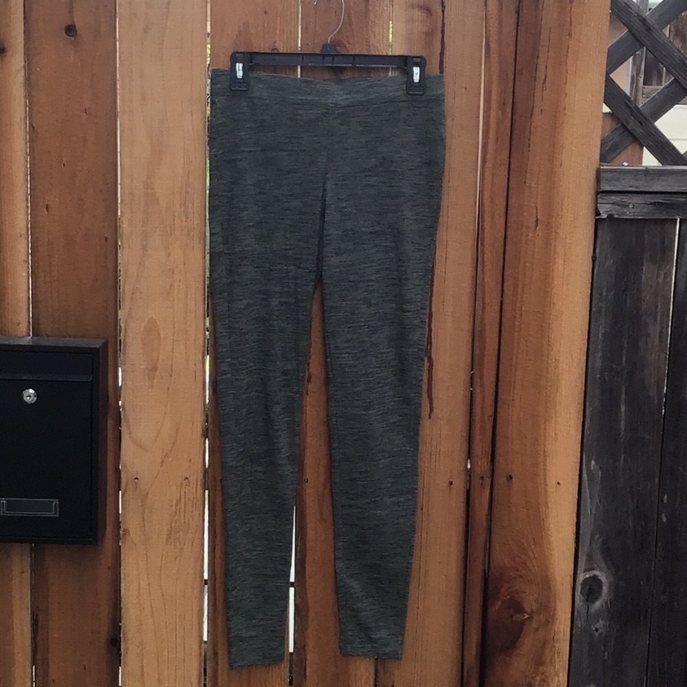 🆕 EXPRESS Gray Combo Leggings